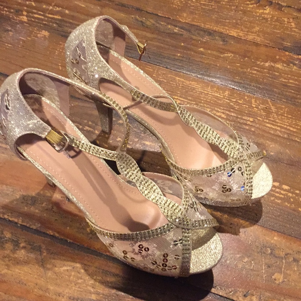 Top moda Golden lace heels